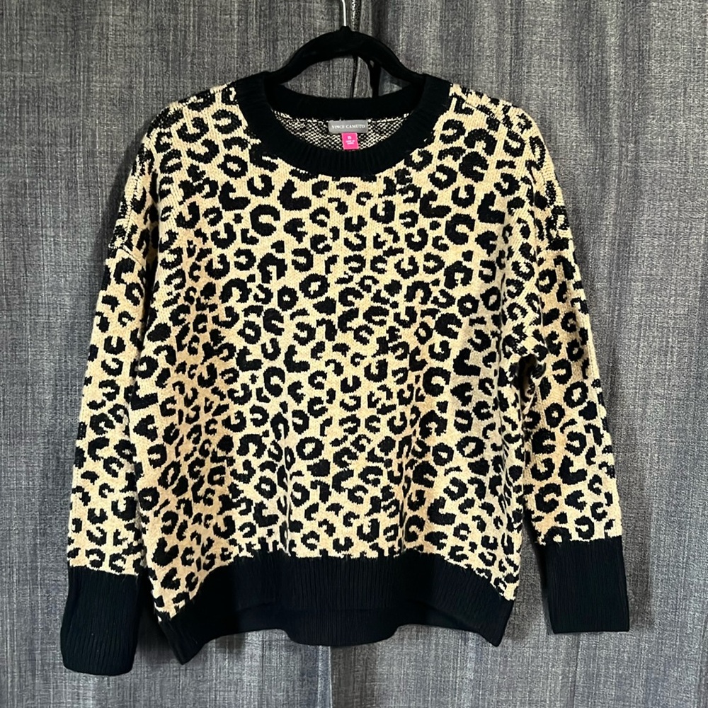 Vince Camuto cheetah knit sweater size XS